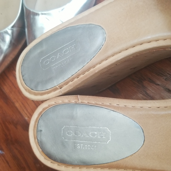 Joanne Coach sandals. Size 8 1/2 B - Picture 2 of 9